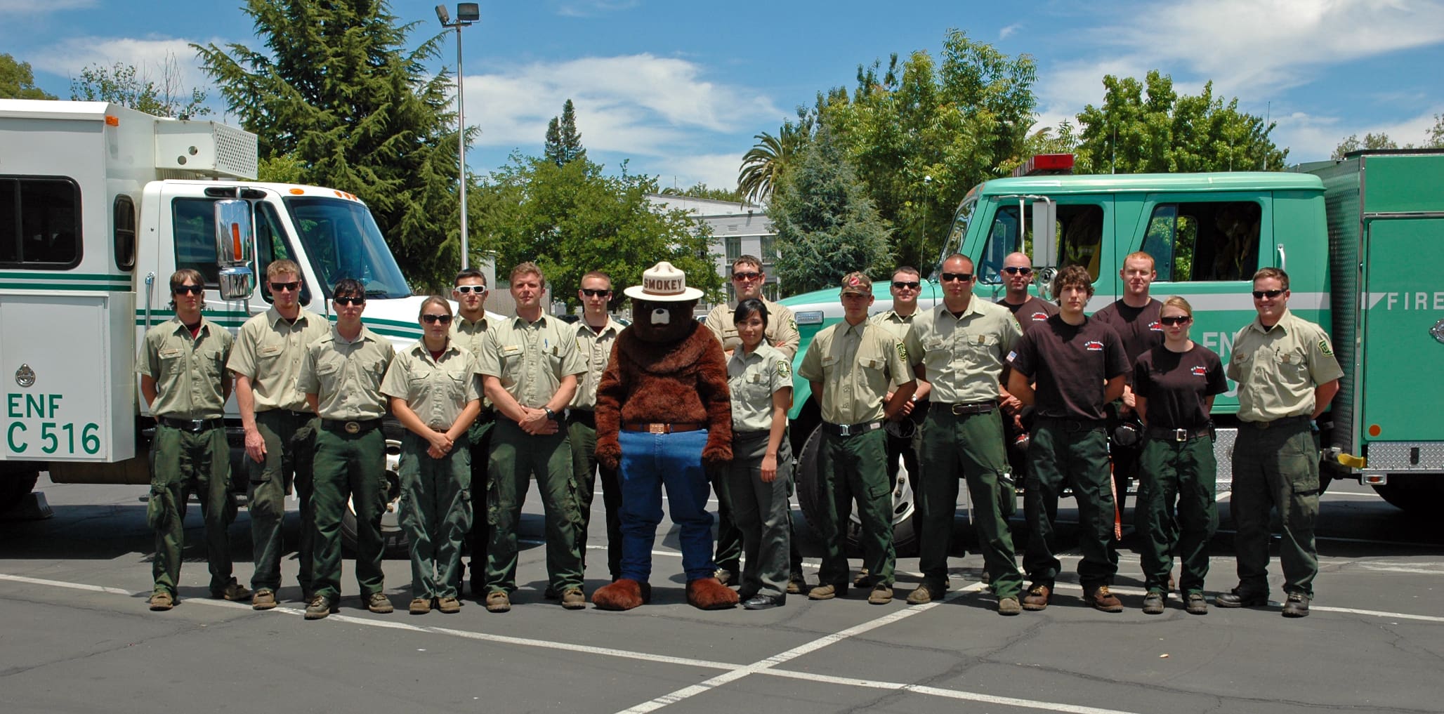 Eldorado_National_Forest_Firefighters_with_Smokey_Bear_resize Smokey Bear and his firefighting crew